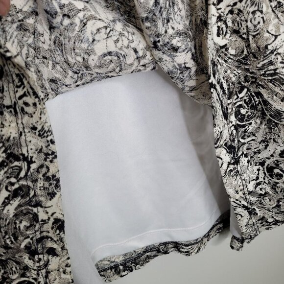 Lane Bryant black and white Floral lace overlay cap sleeve Blouse size 22 24 - Picture 3 of 8